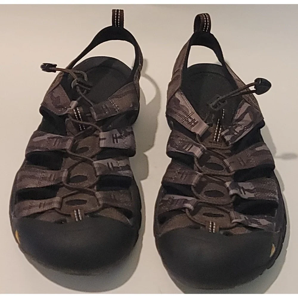 KEEN Newport H2 Closed Toe Water Camouflage Hiking Men's Sz 11.5